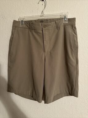 EUC Nike Dri-Fit Golf Performance Shorts Men's 30 Tan Flat Front Standard Fit